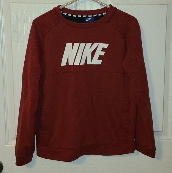 red nike shirt girls